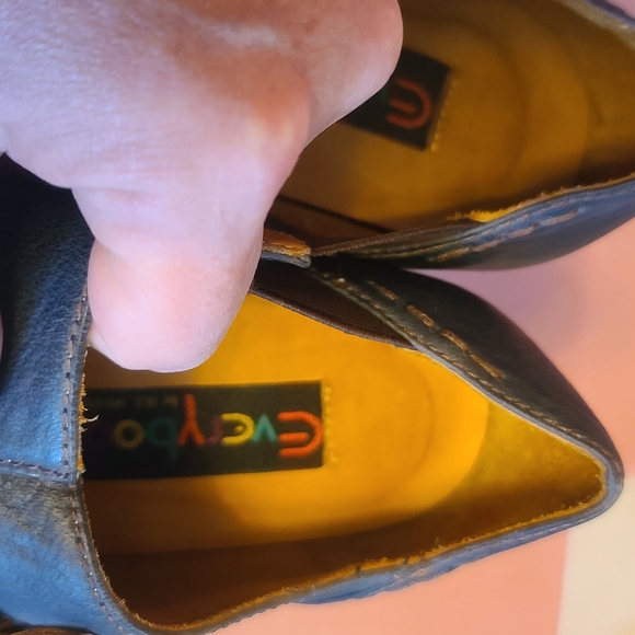 Stylish Blue and Brown Leather Mules - Picture 9 of 11